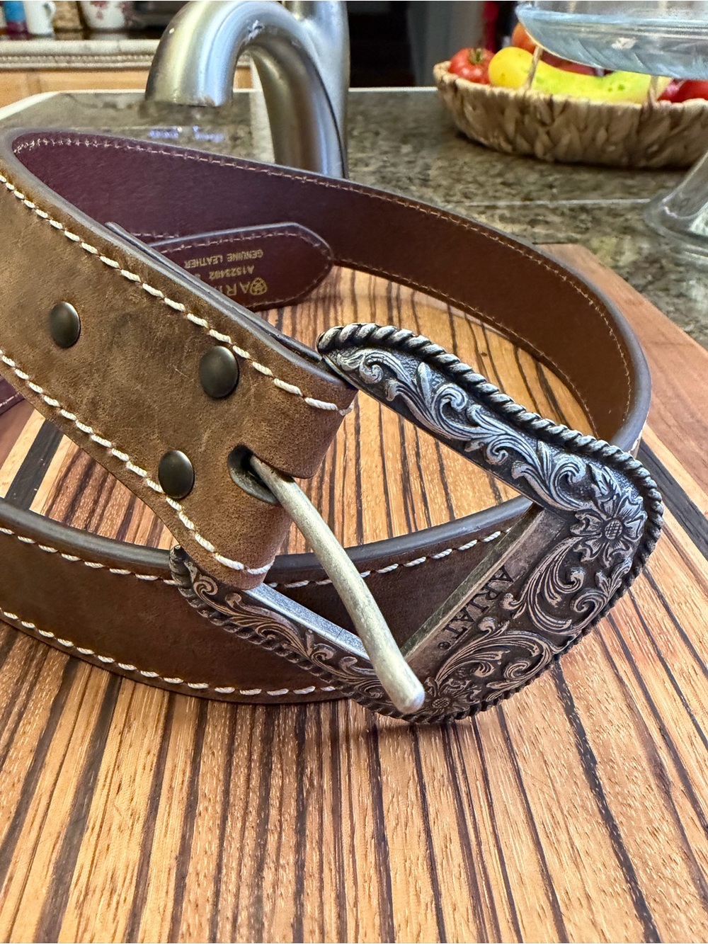 NWOT Ariat Floral Buckle Brown Leather women’s Belt